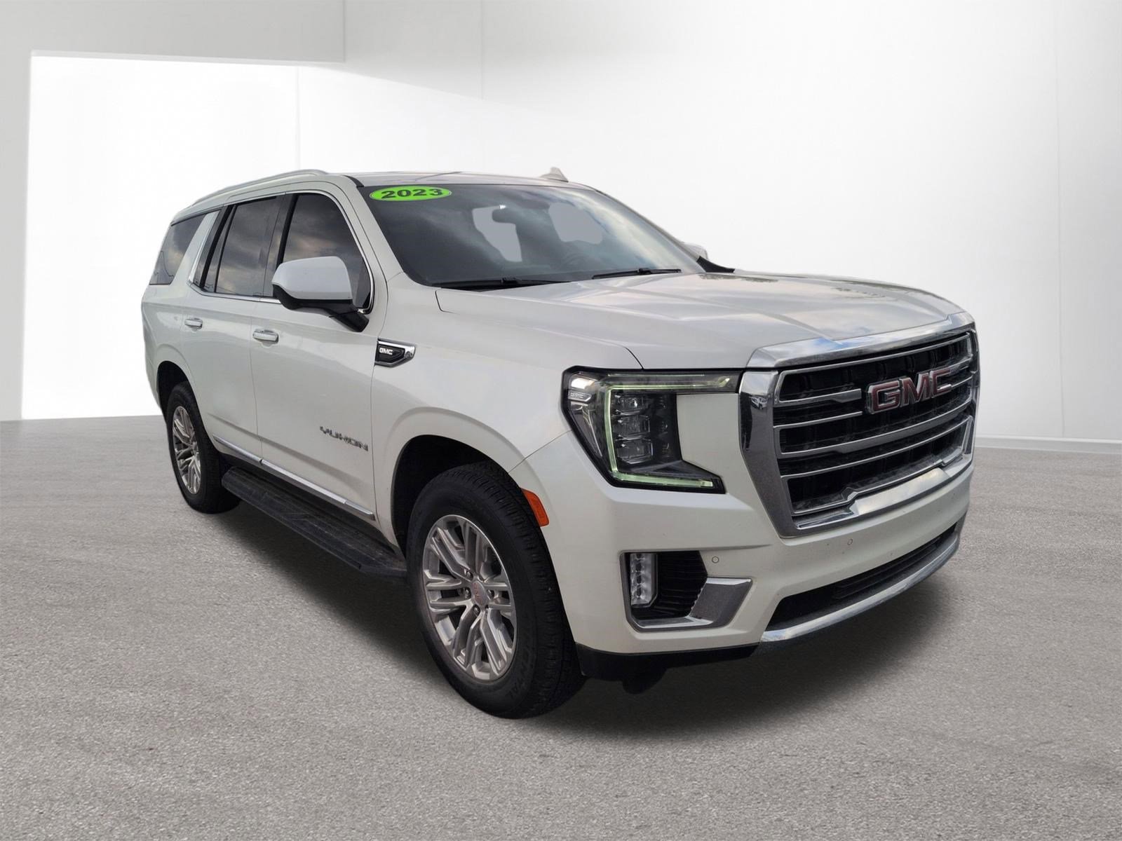 Used 2023 GMC Yukon SLT AWD/4WD image 3