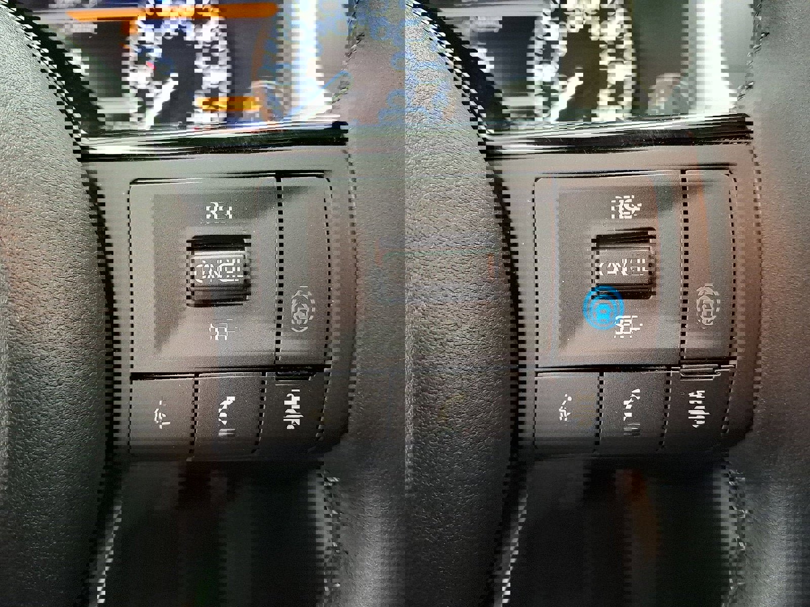 Used 2022 Nissan Rogue SV w/ SV Premium Package image 18