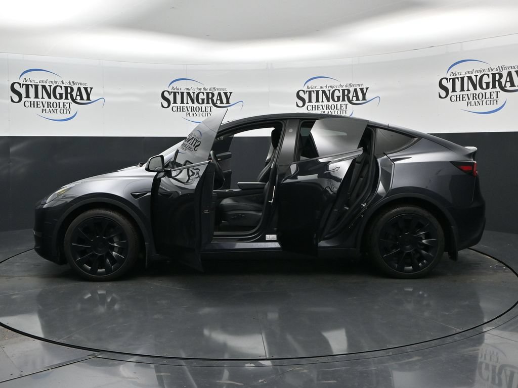 Used 2024 Tesla Model Y Long Range AWD/4WD image 36