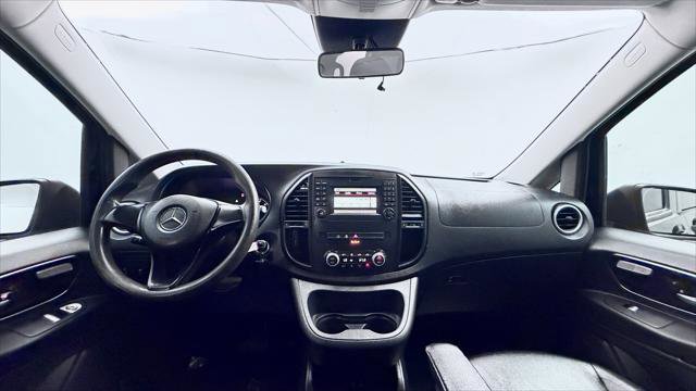 Used 2016 Mercedes-Benz Metris Passenger image 23