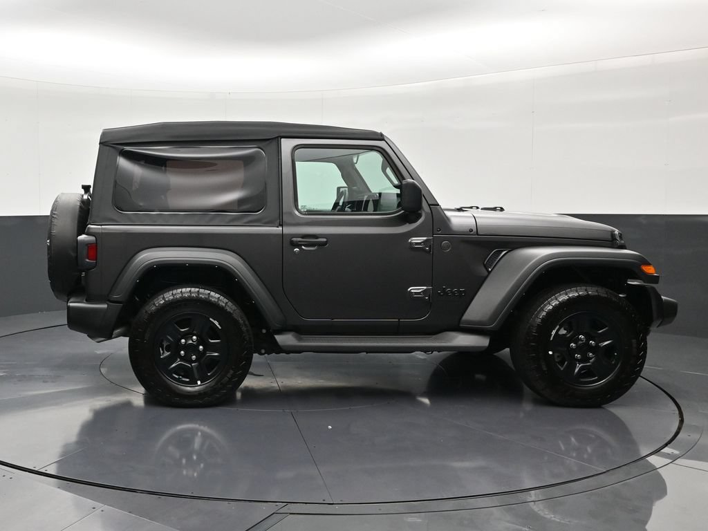 Used 2025 Jeep Wrangler Sport AWD/4WD image 6