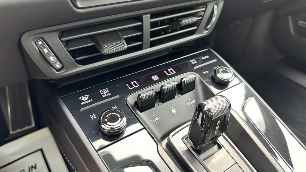 Used 2025 Porsche 911 Carrera image 11