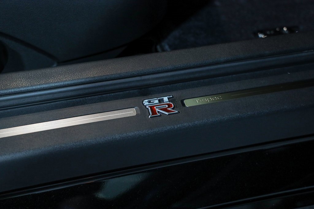 Used 2021 Nissan GT-R Premium image 24