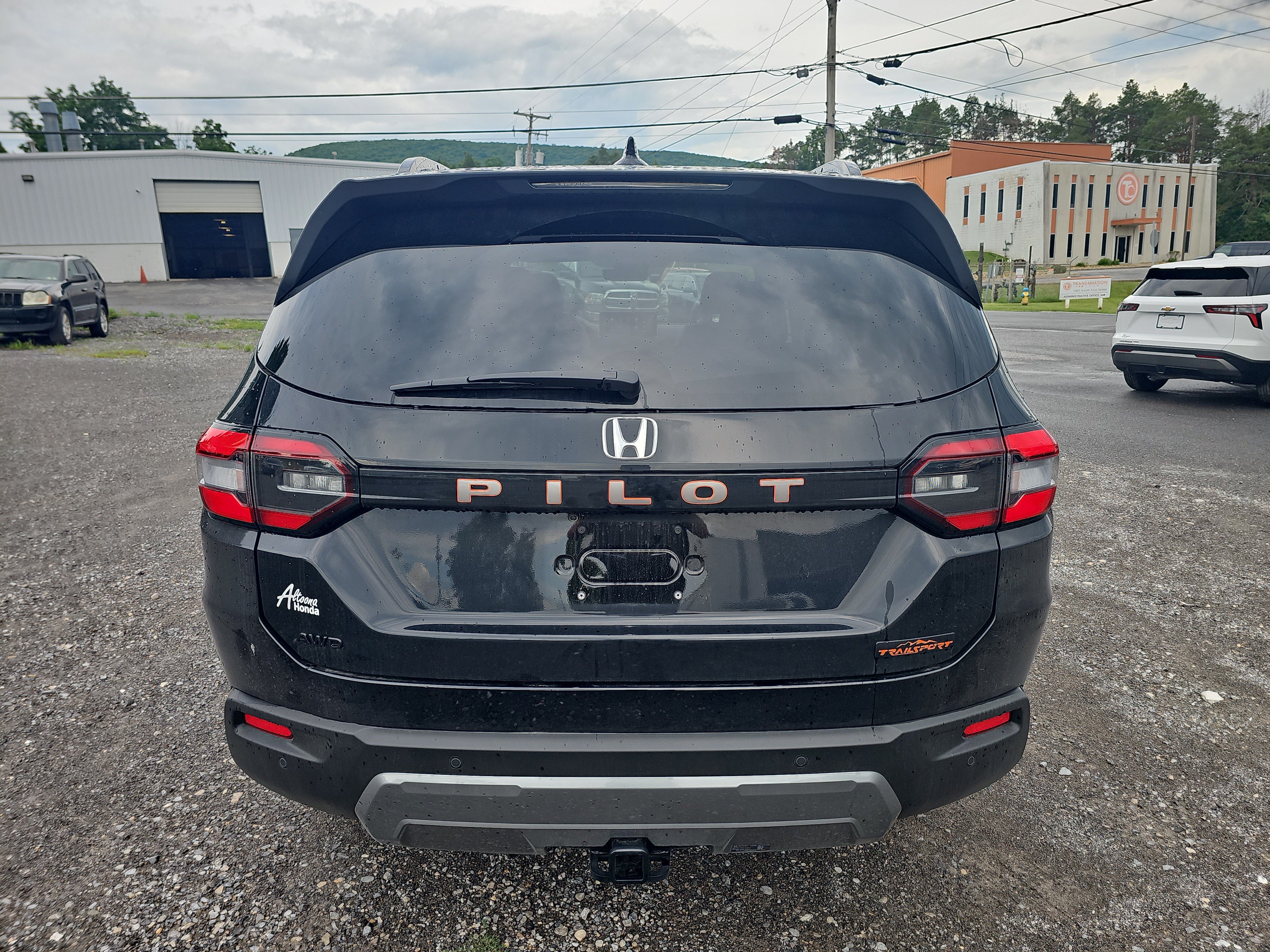 Used 2026 Honda Pilot TrailSport image 4