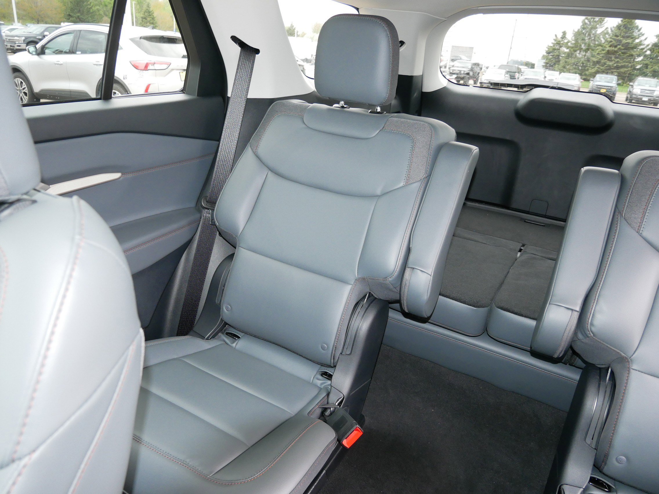 Used 2026 Ford Explorer Active w/ Active Comfort Package AWD/4WD image 12