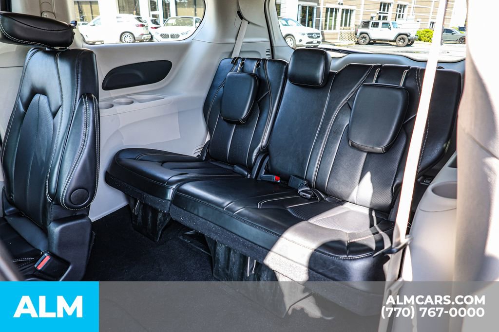 Used 2024 Chrysler Pacifica Touring-L image 22