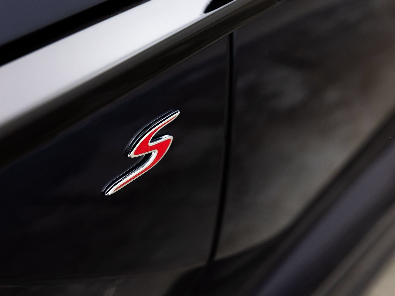 New 2026 Aston Martin DBX S AWD/4WD image 26