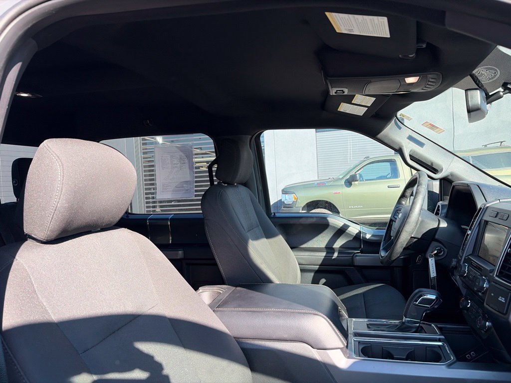 Used 2018 Ford F150 XLT w/ Equipment Group 302A Luxury AWD/4WD image 9