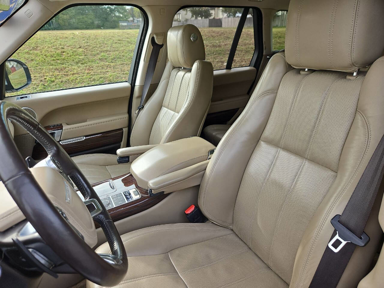 Used 2017 Land Rover Range Rover HSE image 11