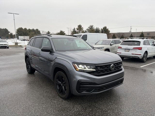 Used 2023 Volkswagen Atlas SEL R-Line image 3