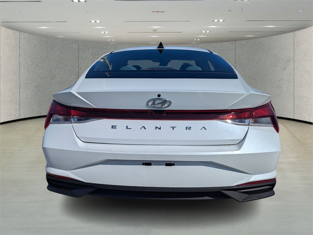 Used 2021 Hyundai Elantra SEL w/ Convenience Package image 4