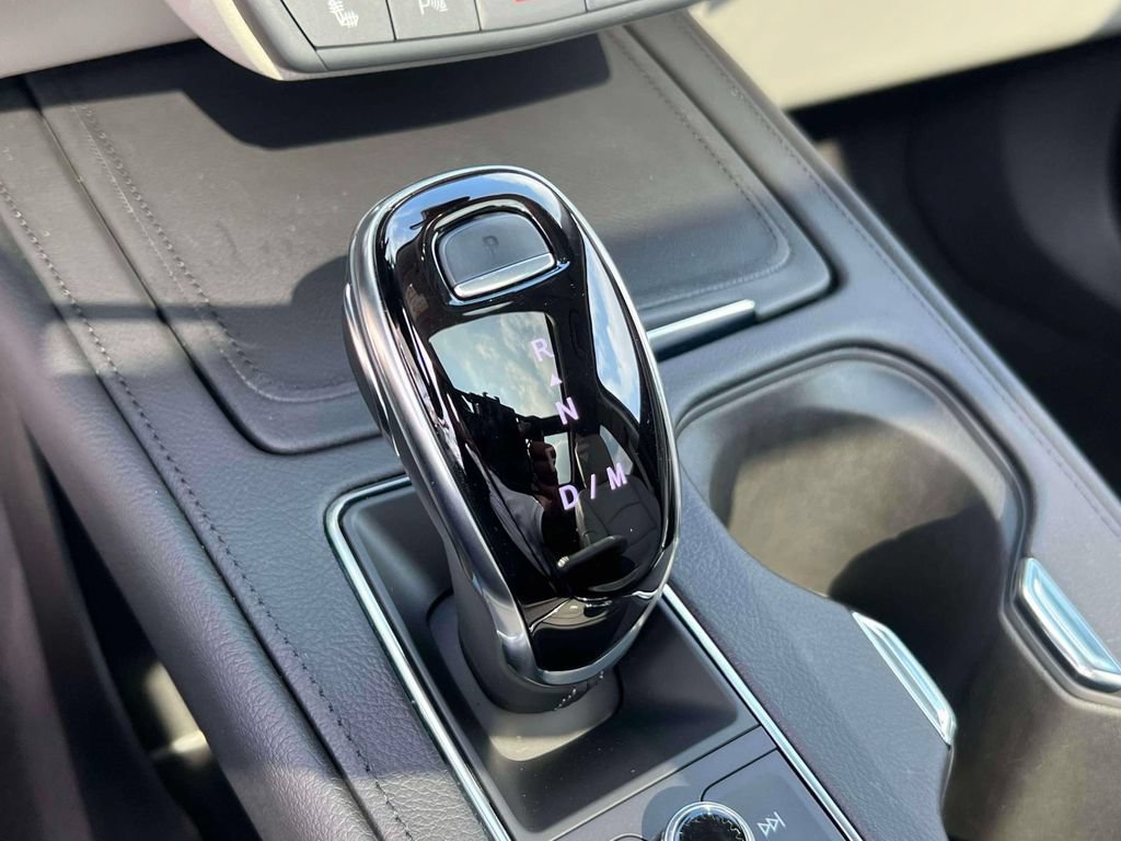 Used 2023 Cadillac XT4 Luxury w/ Cold Weather Package AWD/4WD image 29