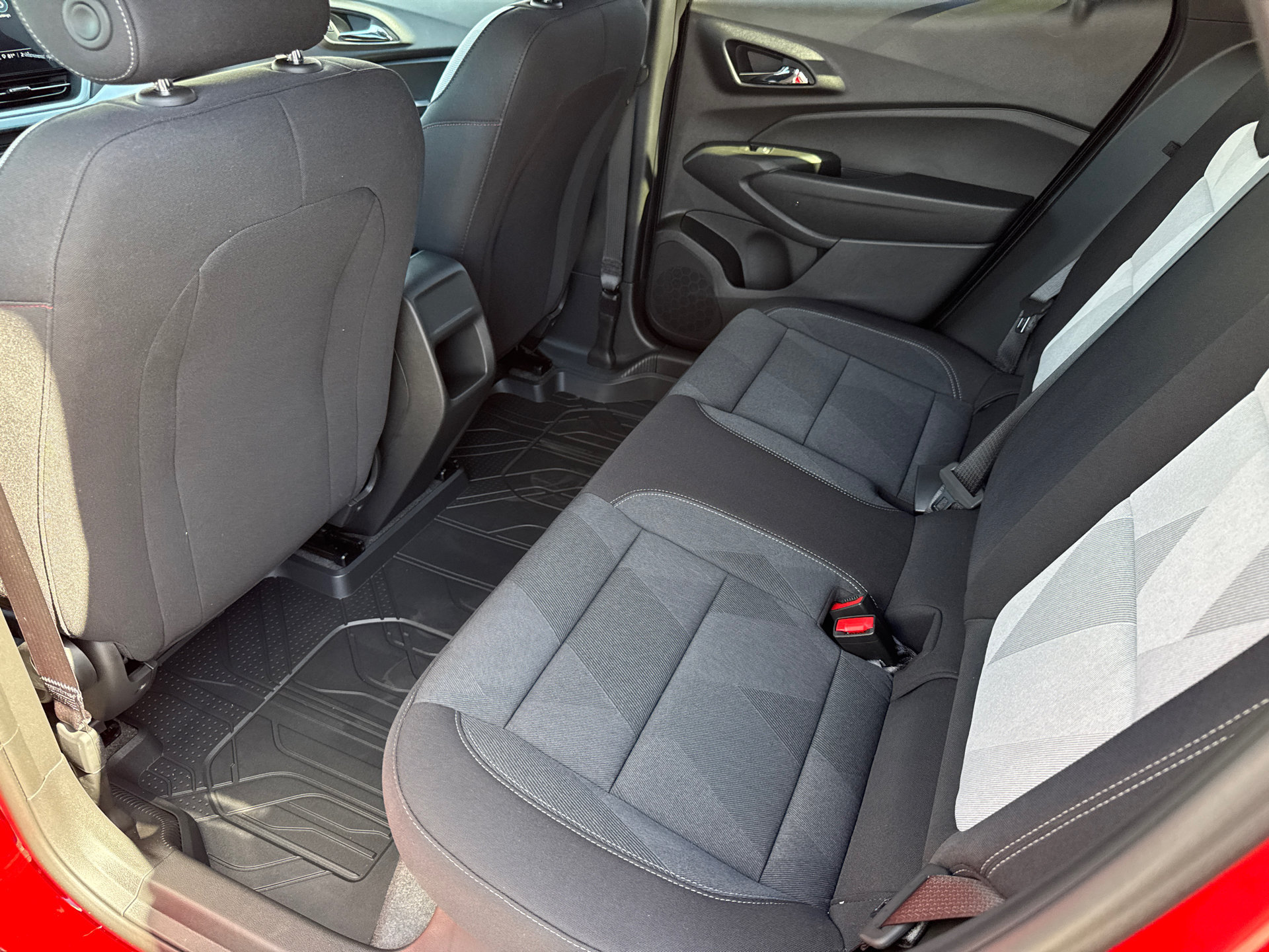 New 2026 Chevrolet Trax RS w/ Sunroof Package FWD image 14