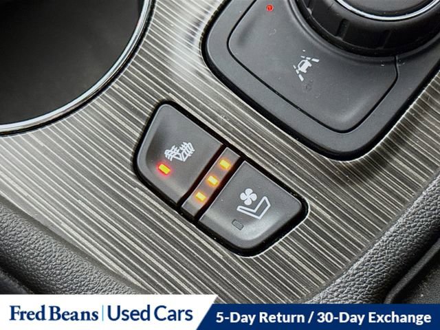 Used 2023 GMC Acadia SLT w/ Elevation Edition image 23