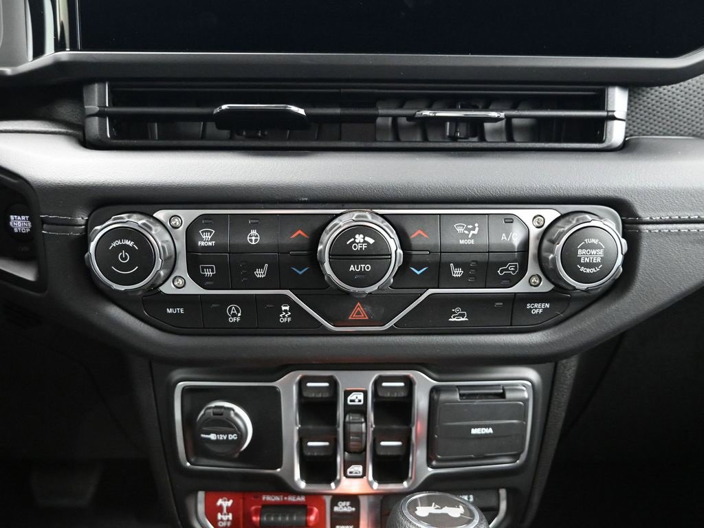 Certified 2025 Jeep Wrangler Unlimited Rubicon w/ Technology Group image 22