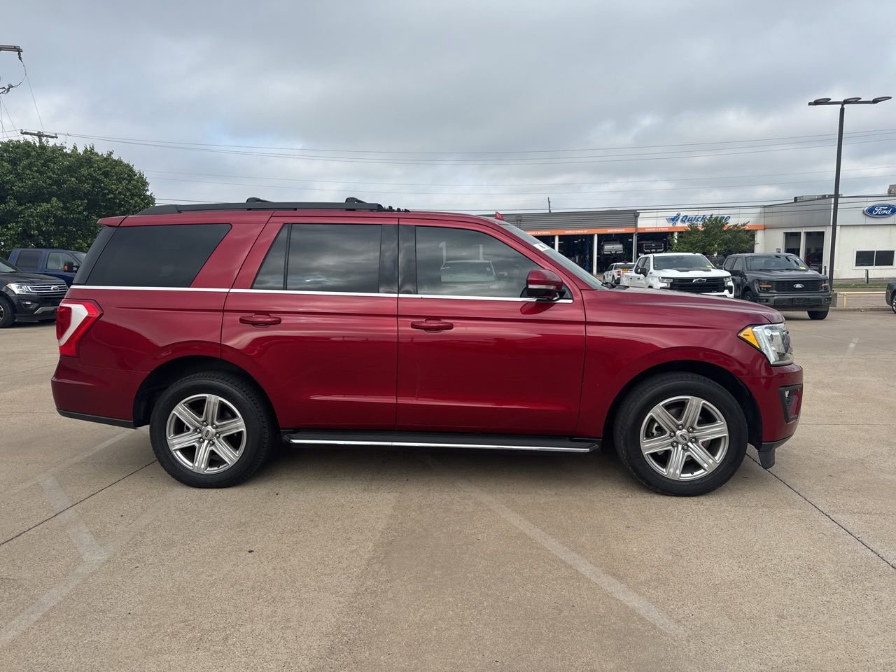 Used 2019 Ford Expedition XLT w/ Equipment Group 202A image 4