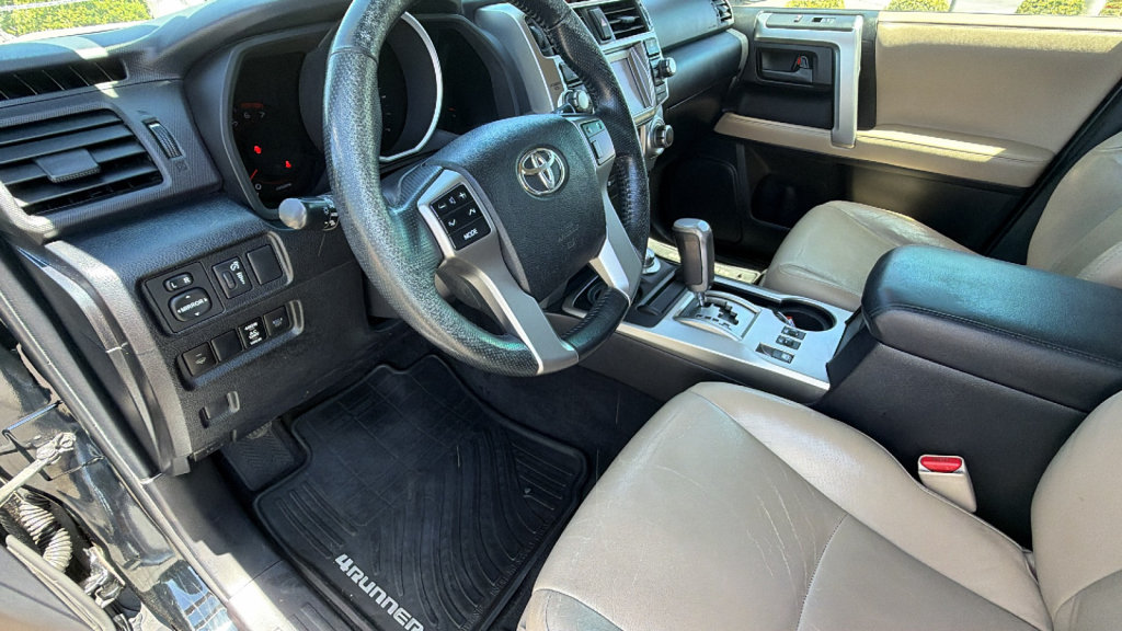 Used 2011 Toyota 4Runner Limited AWD/4WD image 10
