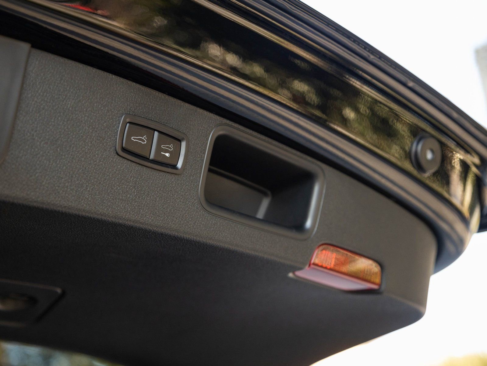 Certified 2026 Porsche Macan image 31