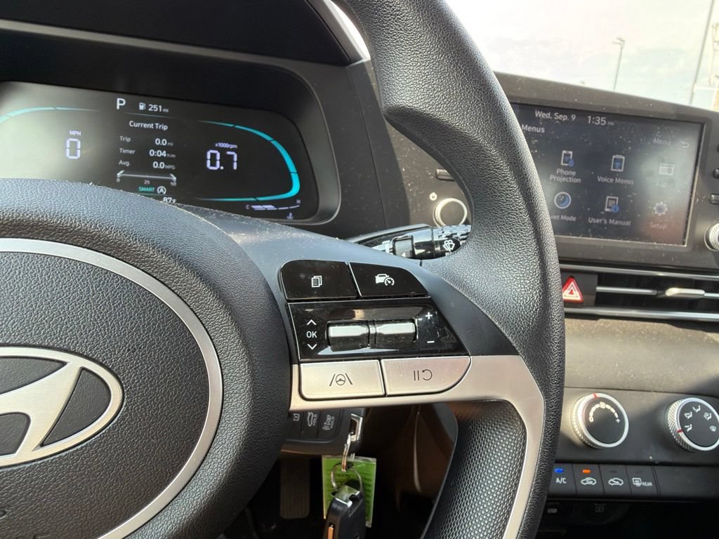 Certified 2025 Hyundai Elantra SE FWD image 31