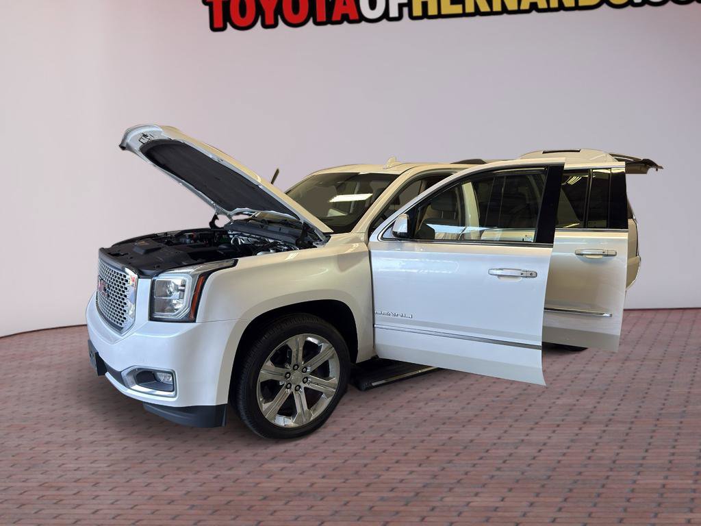 Used 2016 GMC Yukon XL Denali w/ Open Road Package AWD/4WD image 11