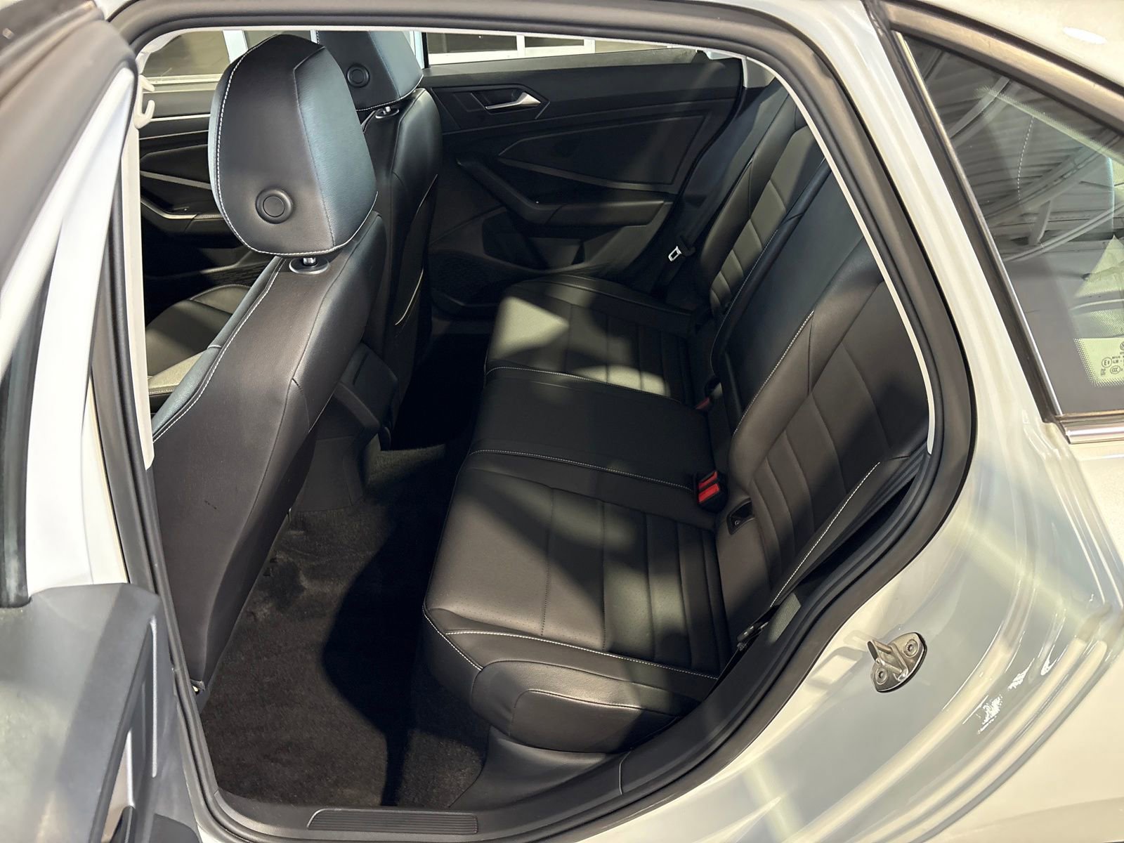 Used 2023 Volkswagen Jetta SE w/ Panoramic Sunroof Package image 25