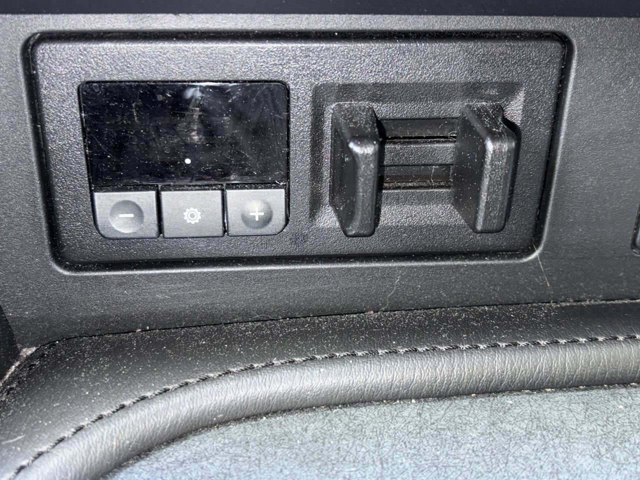 Used 2024 Nissan Armada SV AWD/4WD image 17