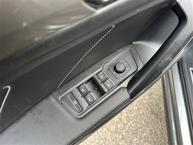 Used 2022 Volkswagen Tiguan SE R-Line image 19