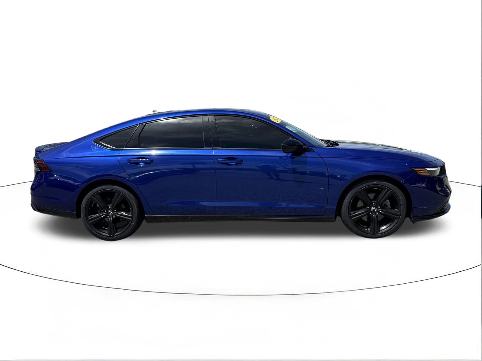 Used 2023 Honda Accord Sport image 2