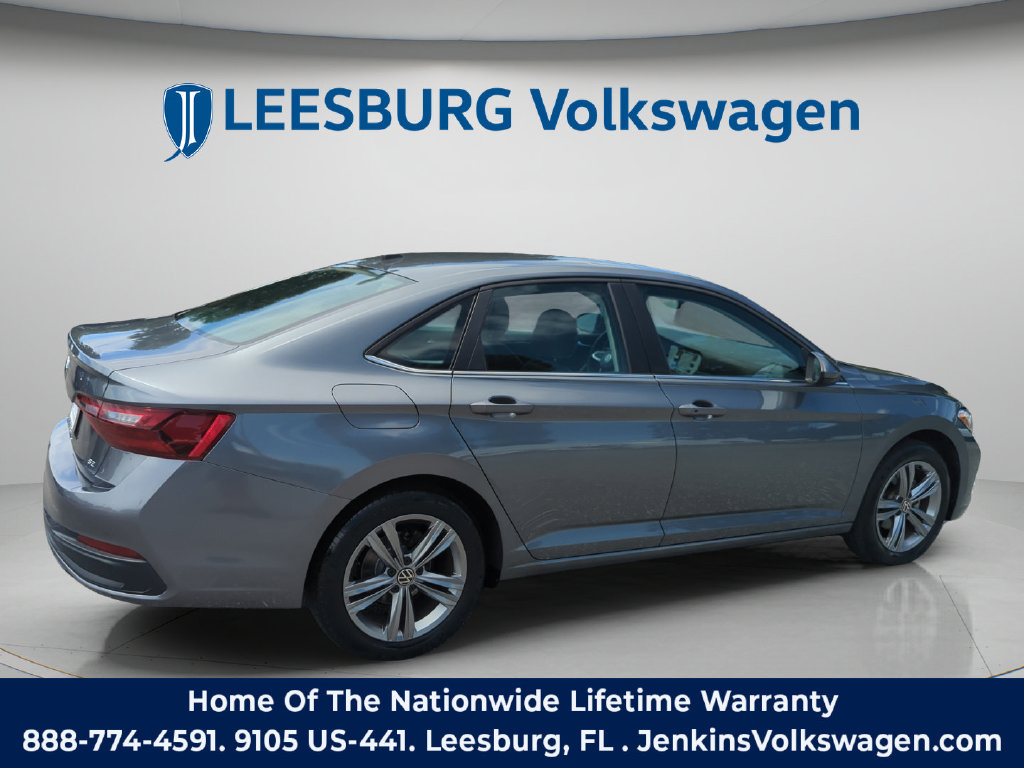 Used 2022 Volkswagen Jetta SE FWD image 5