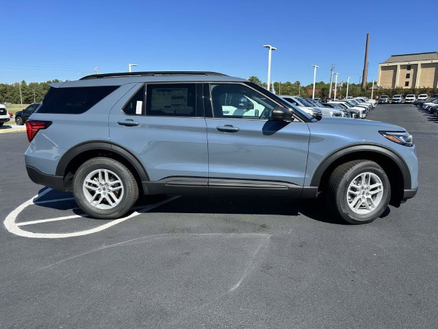 New 2027 Ford Explorer Active RWD image 3