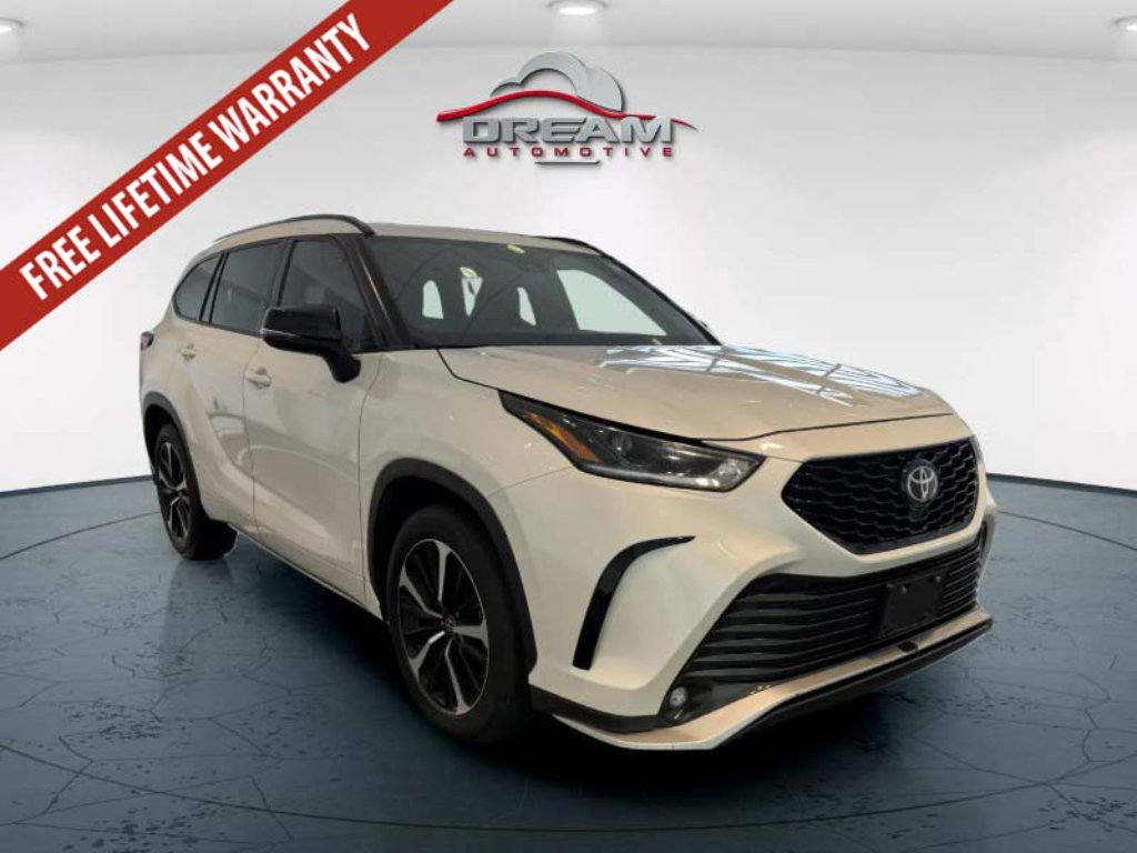 Used 2021 Toyota Highlander XSE FWD image 1
