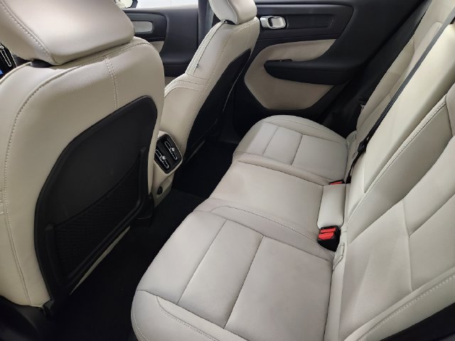 Certified 2026 Volvo XC40 B5 Ultra w/ Protection Package Premier AWD/4WD image 30