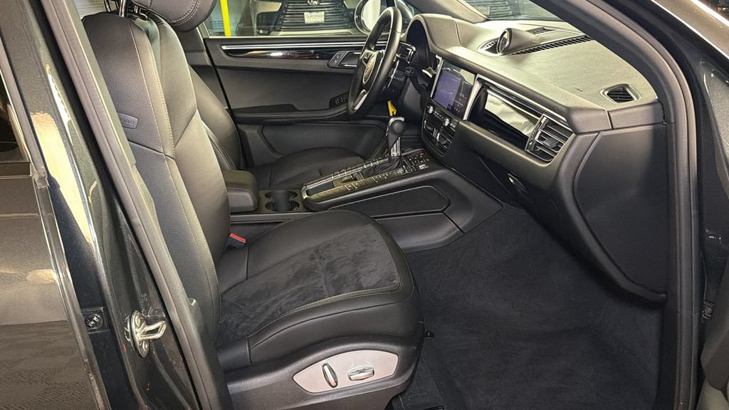 Used 2019 Porsche Macan AWD/4WD image 9