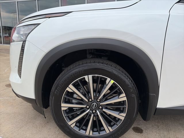 New 2026 Nissan Pathfinder Platinum w/ Cargo Package FWD image 7