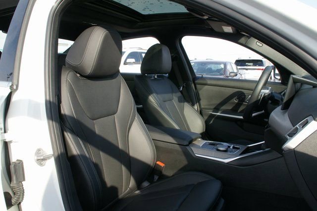 Used 2025 BMW 330i xDrive Sedan image 36