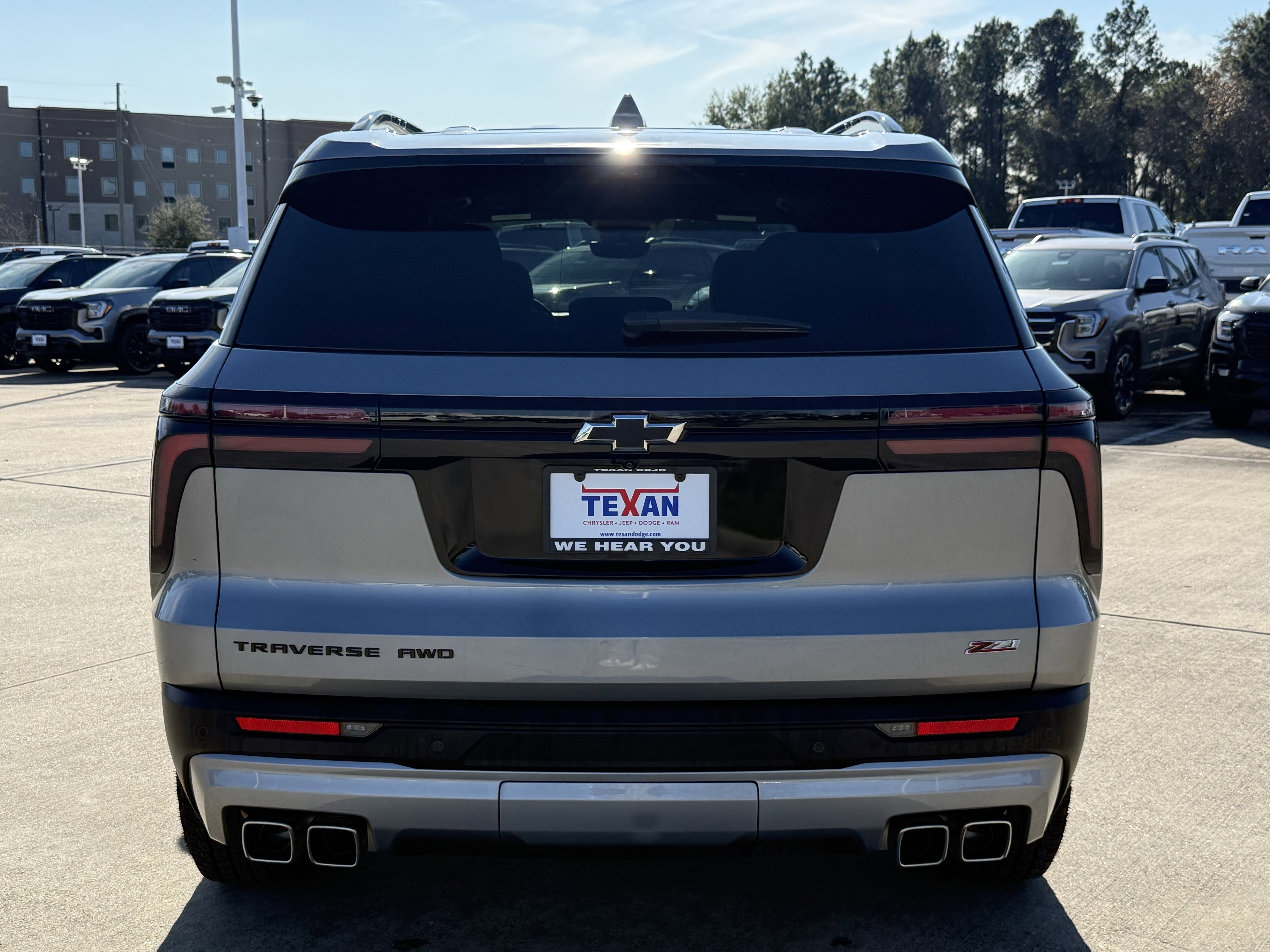 Used 2025 Chevrolet Traverse Z71 w/ Enhanced Driving Package image 6