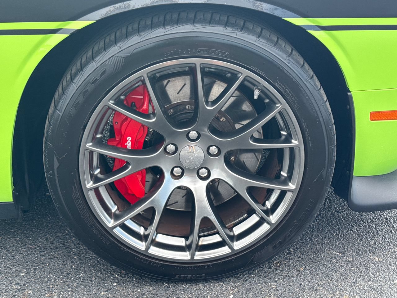 Used 2015 Dodge Challenger SRT RWD image 9