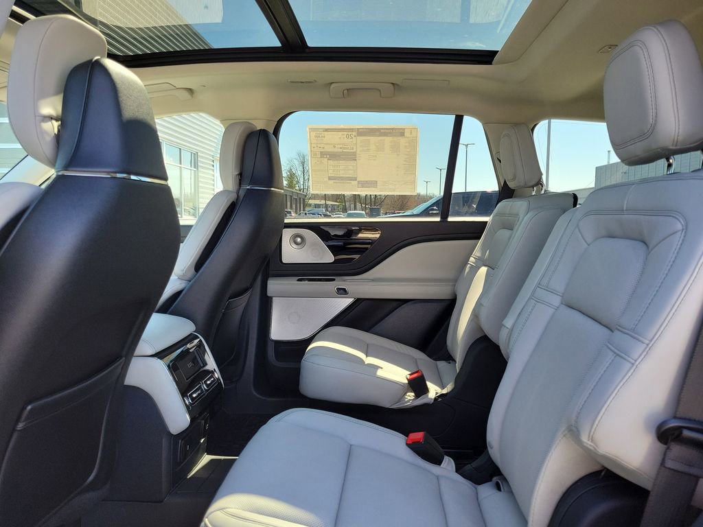 New 2026 Lincoln Aviator Reserve image 14