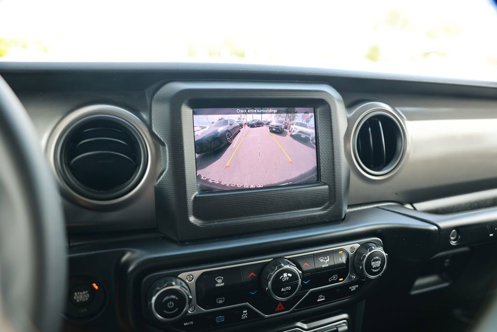 Used 2023 Jeep Wrangler Unlimited AWD/4WD image 24