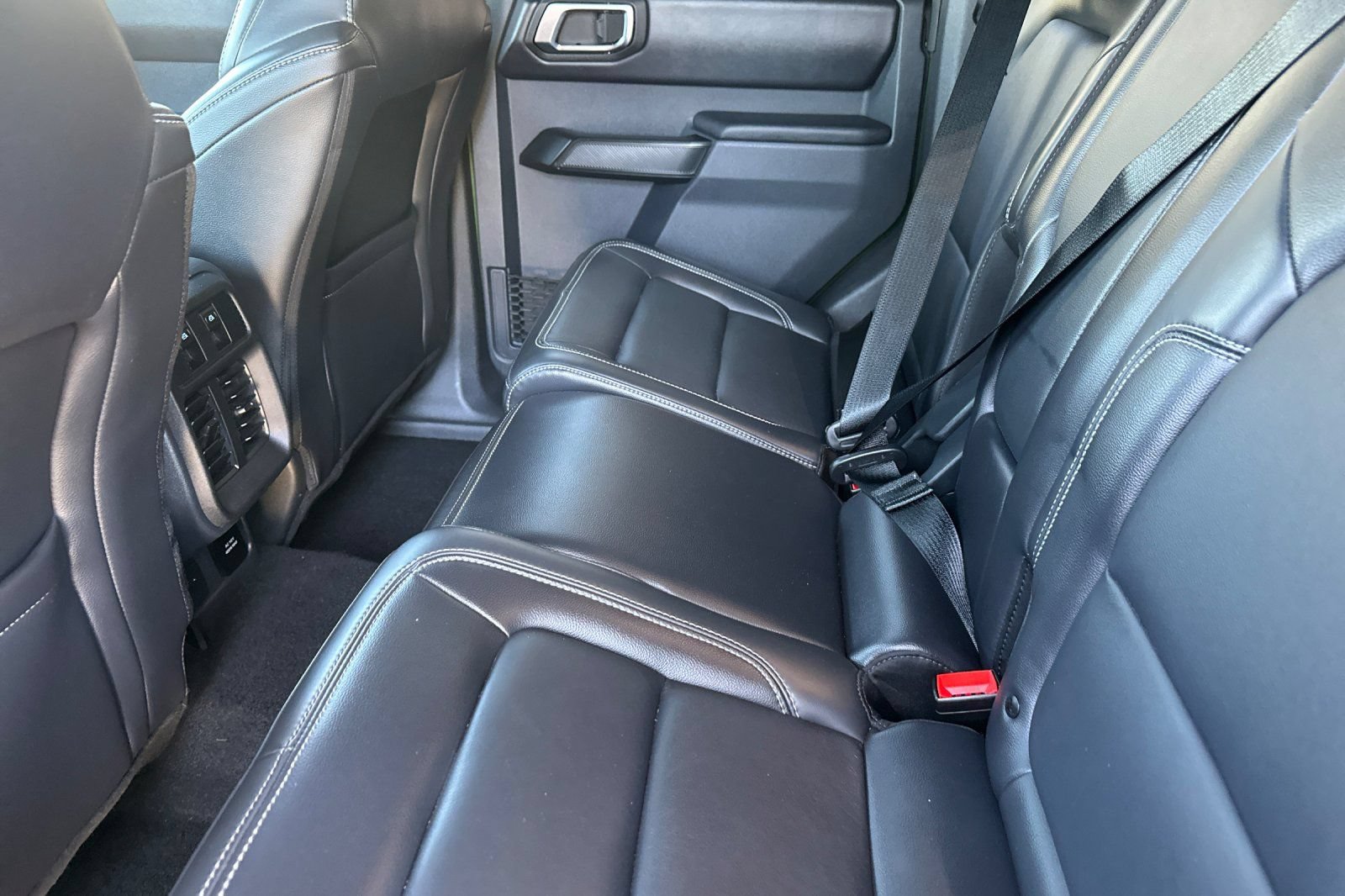 Used 2025 Ford Bronco Outer Banks AWD/4WD image 12