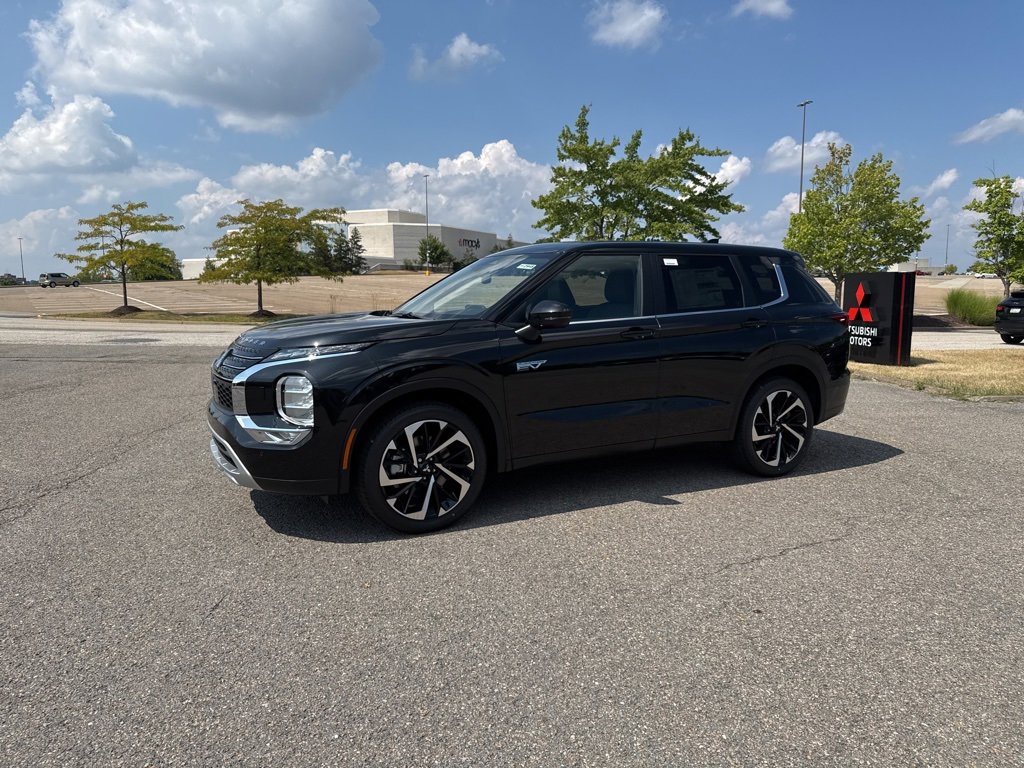 New 2025 Mitsubishi Outlander SE image 15
