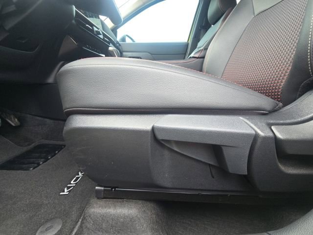 Used 2026 Nissan Kicks SR FWD image 21