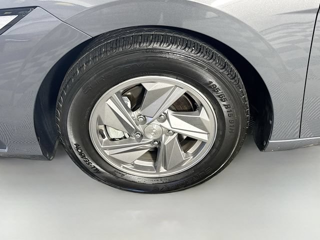 Certified 2024 Hyundai Elantra SE FWD image 4