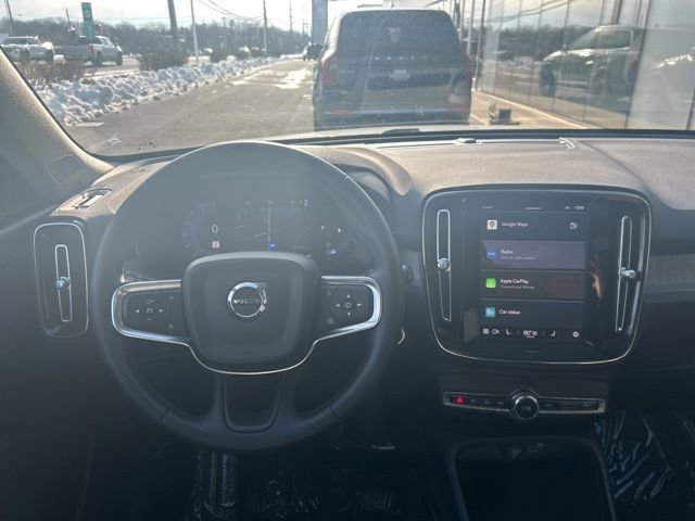 Certified 2025 Volvo XC40 B5 Plus image 18