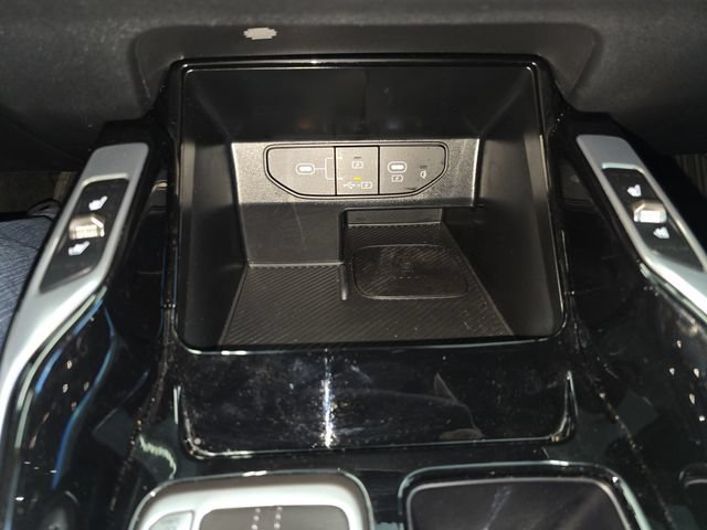 Certified 2025 Kia Sorento SX Prestige AWD/4WD image 23