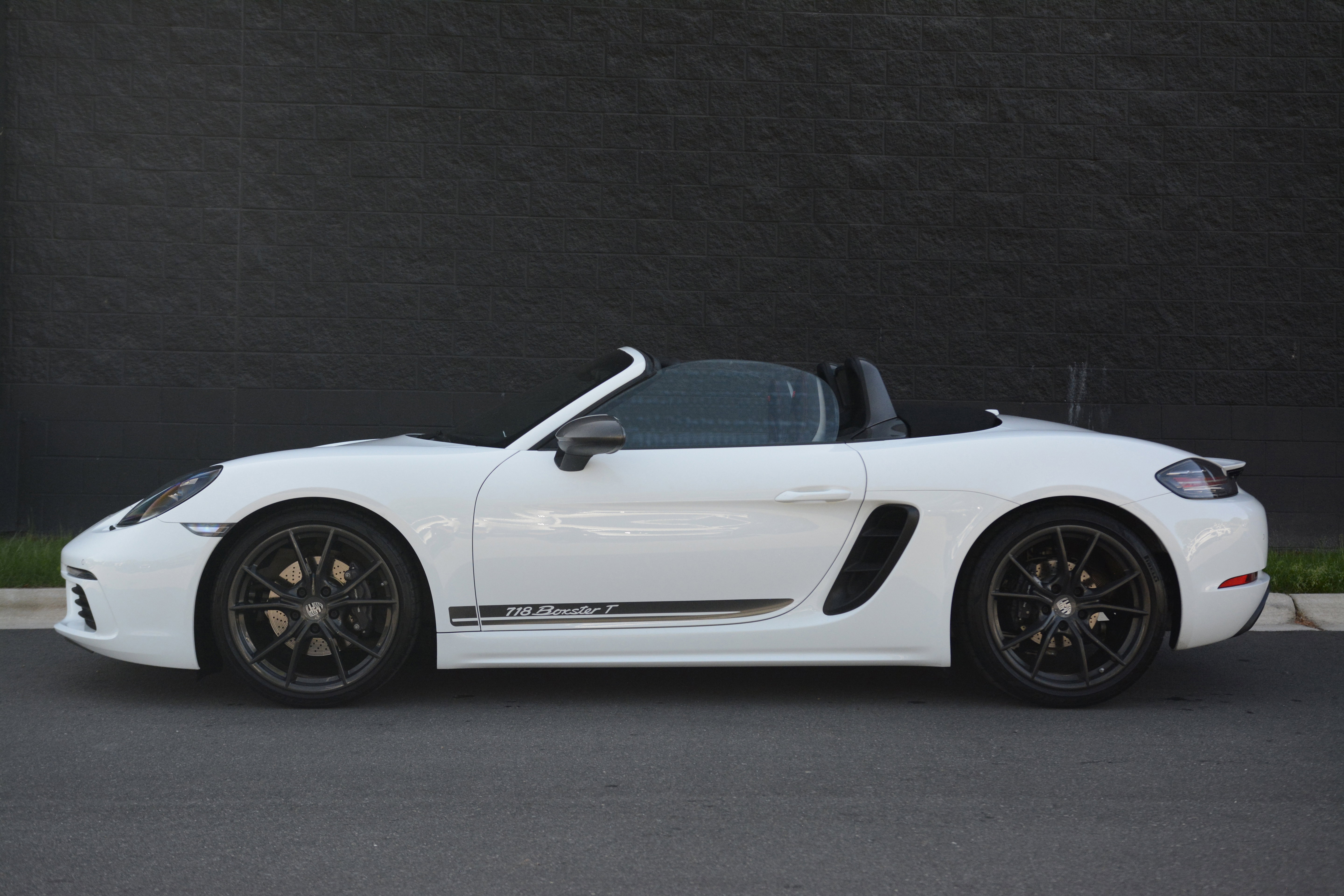 Certified 2021 Porsche 718 Boxster RWD image 2