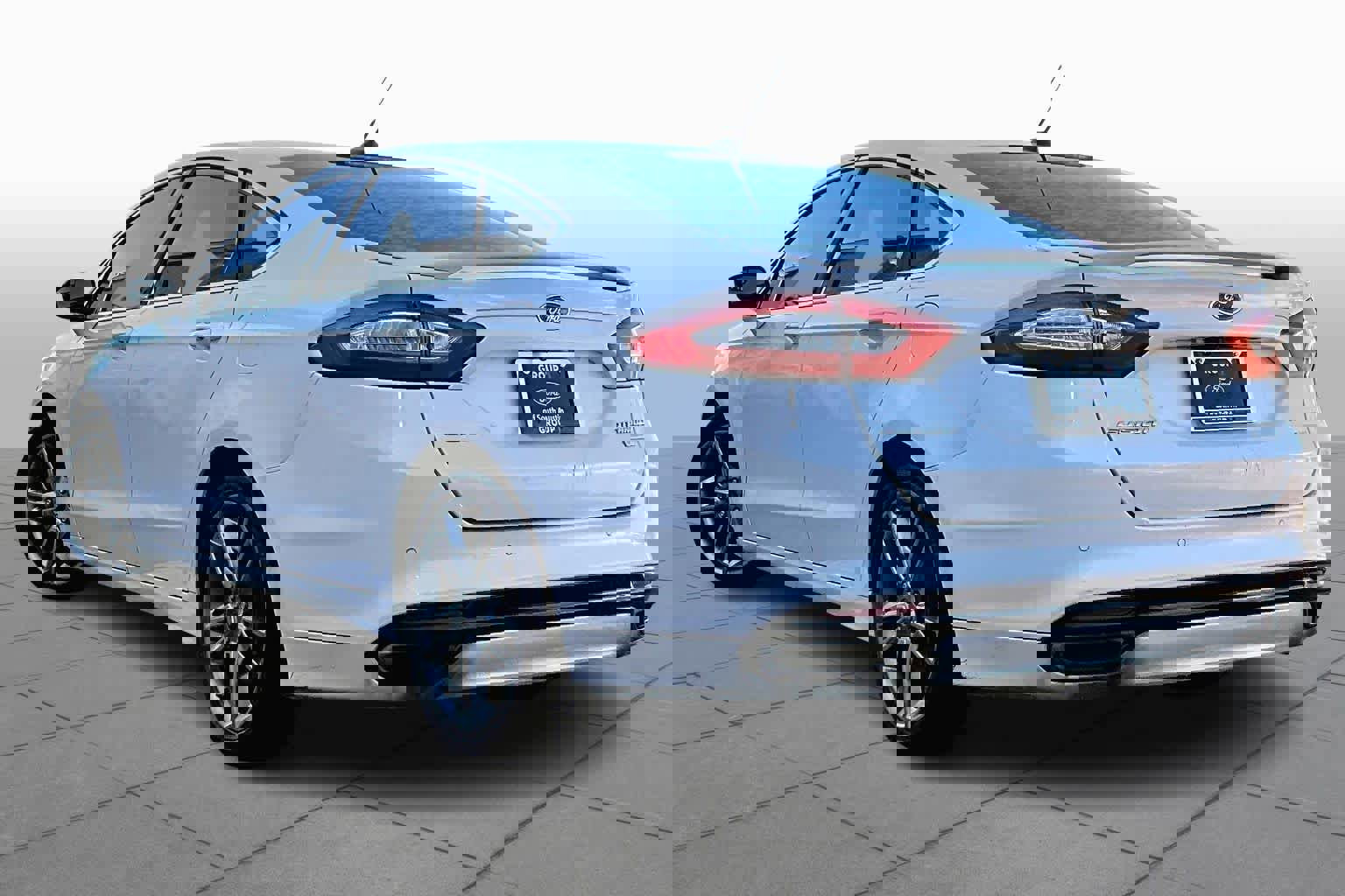 Used 2016 Ford Fusion Titanium image 12