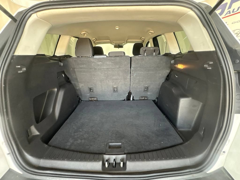 Used 2019 Ford Escape SE FWD image 12