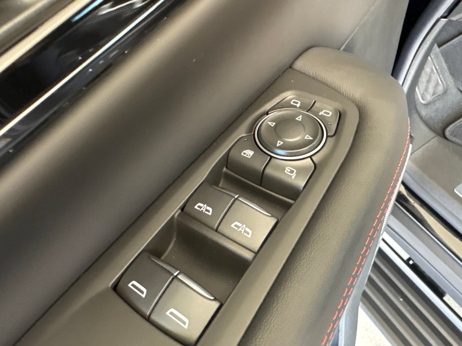 New 2026 GMC Yukon XL AT4 Ultimate AWD/4WD image 13