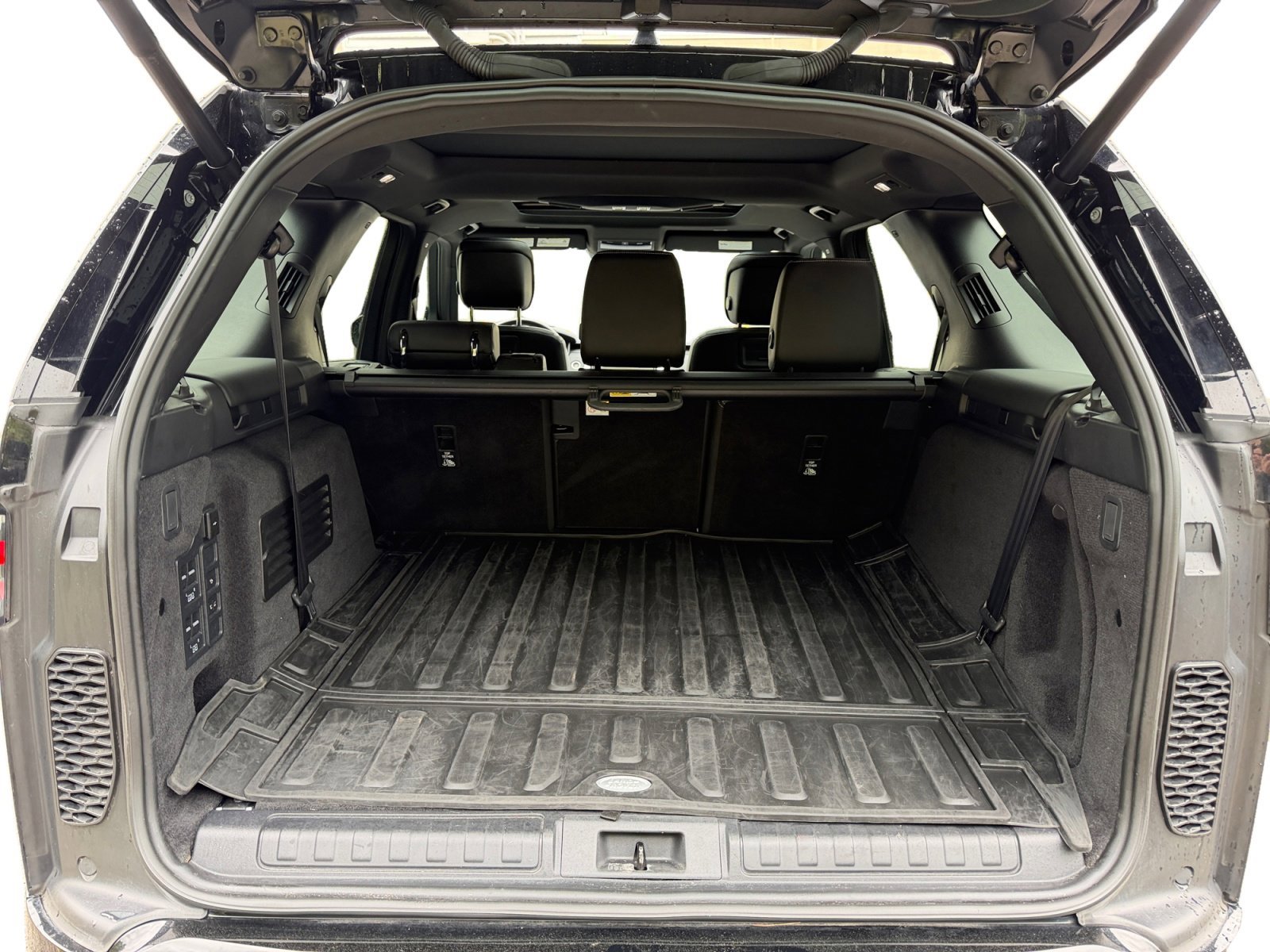 Used 2023 Land Rover Discovery S R-Dynamic AWD/4WD image 25